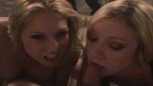 blonde trekant blowjob virkelighet synspunkt